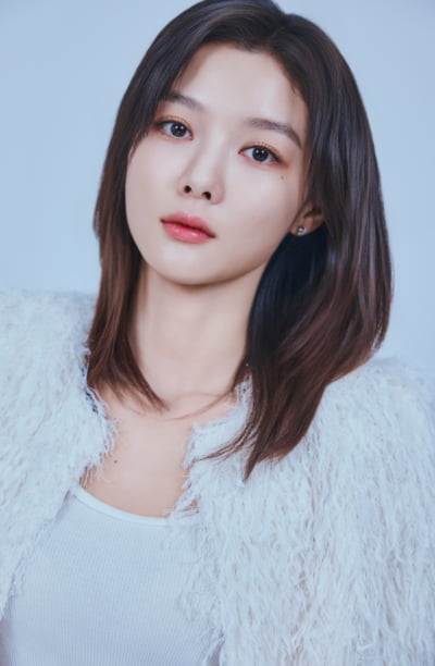 김유정, 김도훈과 ♥열애설 불거졌다…나트랑서 포착→해명까지 "추억 많아" ('친애하는')[인터뷰 ②]