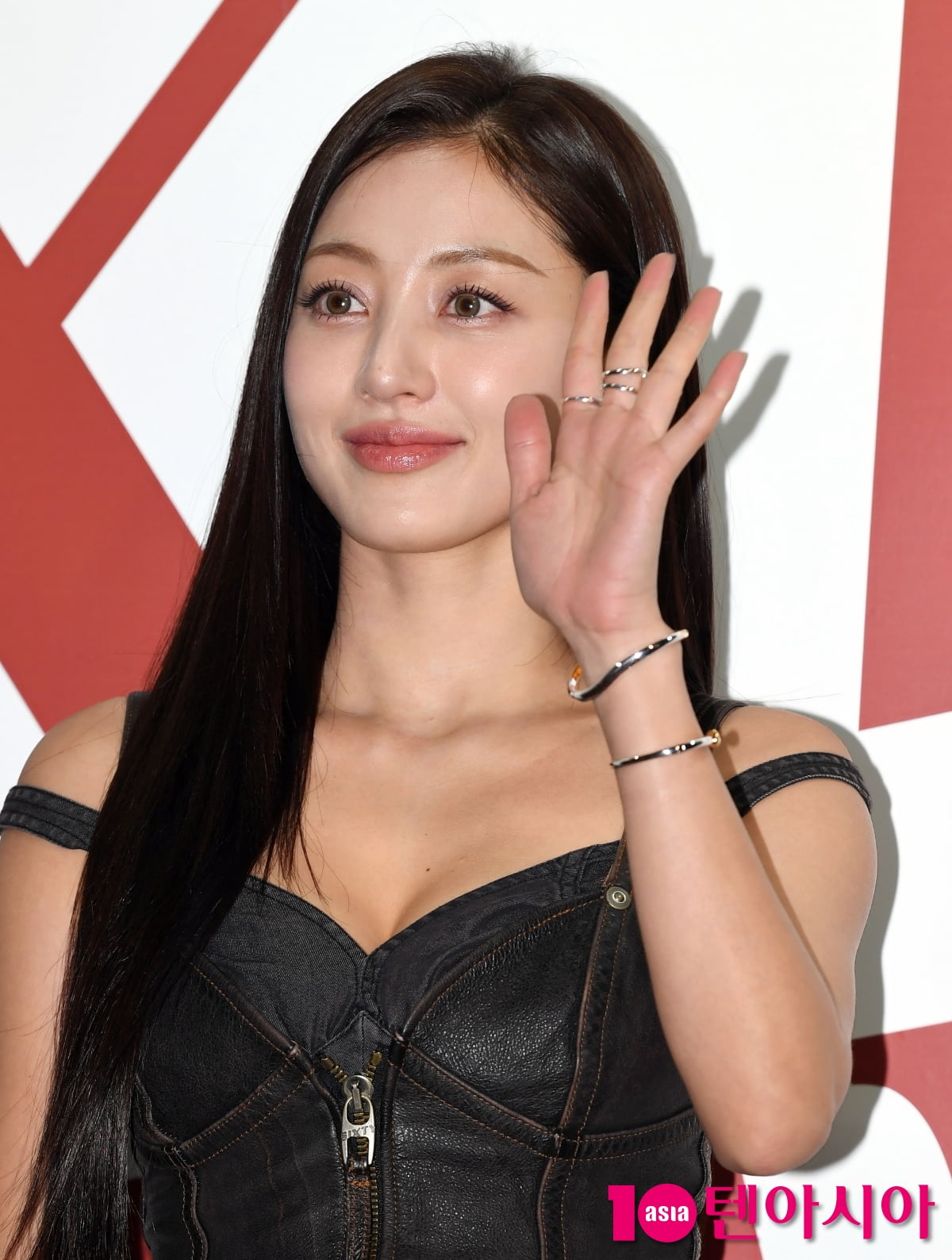 트와이스 지효, 구릿빛 피부에 탄탄한 몸매 과시[TEN포토+]