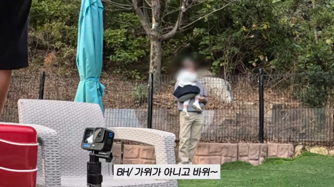 이병헌, '토끼띠' 2살 딸 육아 중인 뒷모습 포착됐다…어르고 달래는데 쩔쩔매네('이민정 MJ')