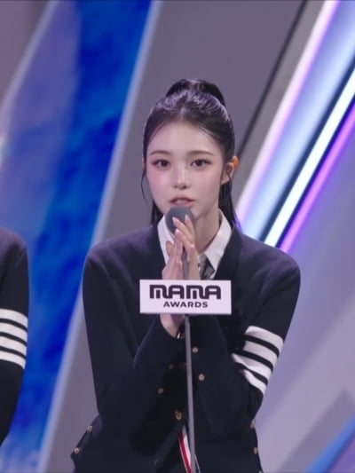 'SM 막내딸' 하츠투하츠, 꿈꿔왔던 신인상 수상…"더 높이 올라갈 것" [2025 MAMA]