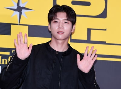 남우현, '정보원' 응원왔어요[TEN포토]