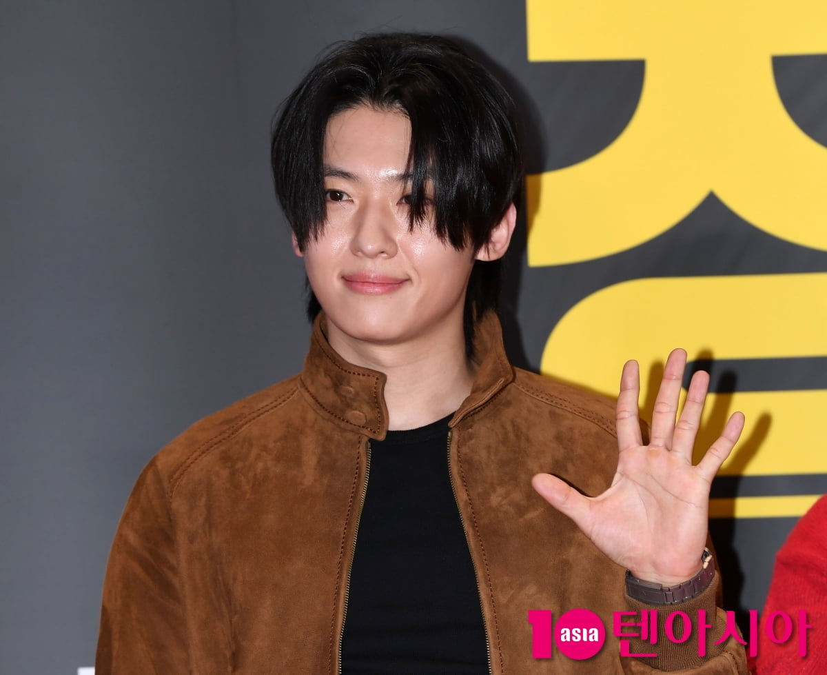 덱스, 극장 밝히는 외모[TEN포토]