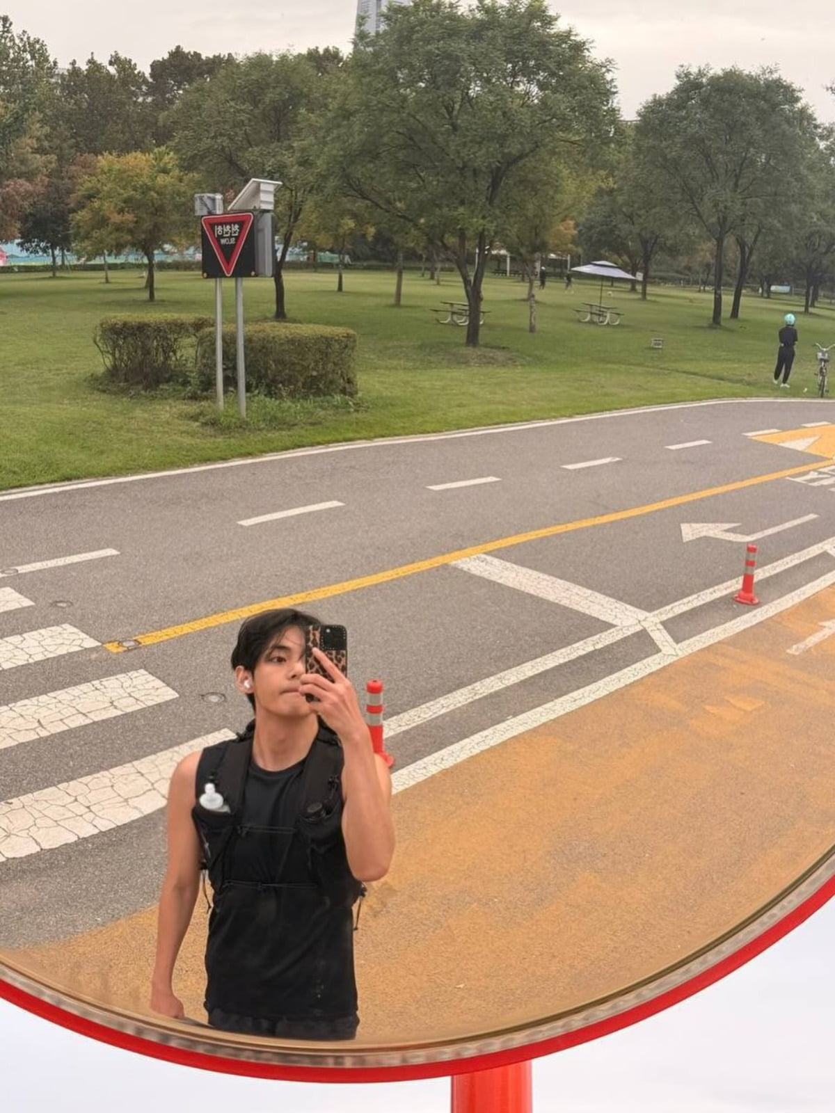 사진 = 뷔 인스타그램