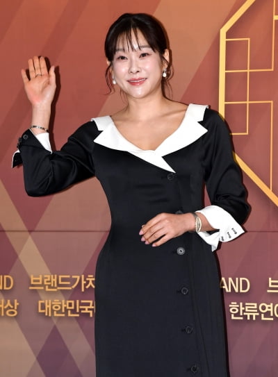 현영, 빛나는 물광피부[TEN포토]