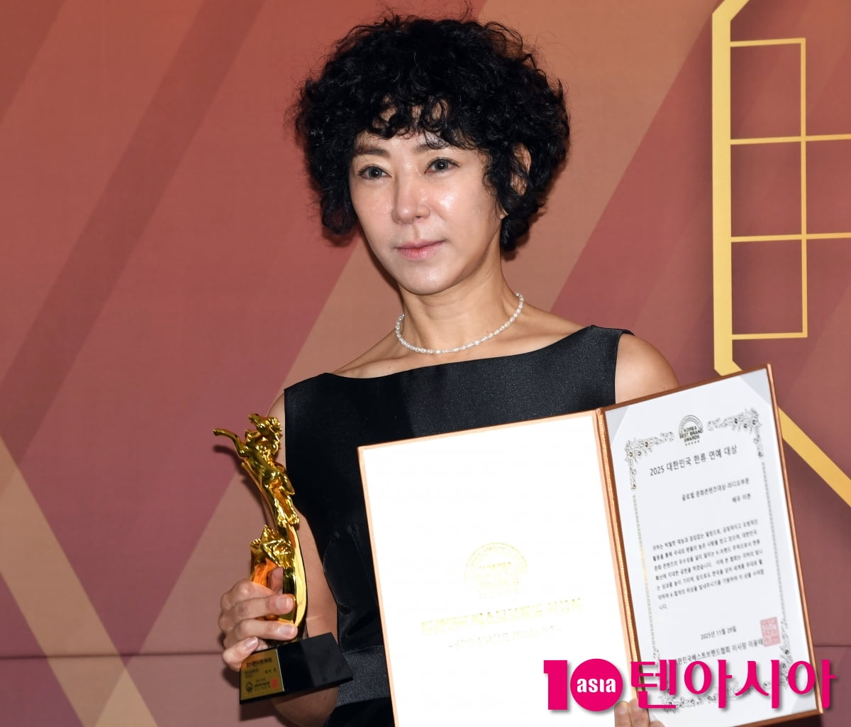 이본, 라디오부문 문화콘텐츠대상 수상[TEN포토]