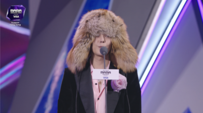 역시 GD, 최고 남자 아티스트 상 받았다…2관왕 쾌거 [2025 MAMA]