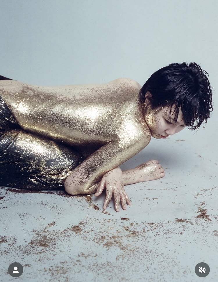 ‘이경실 딸’ 손수아, 누드 사진 공개…상반신 노출에 깜짝