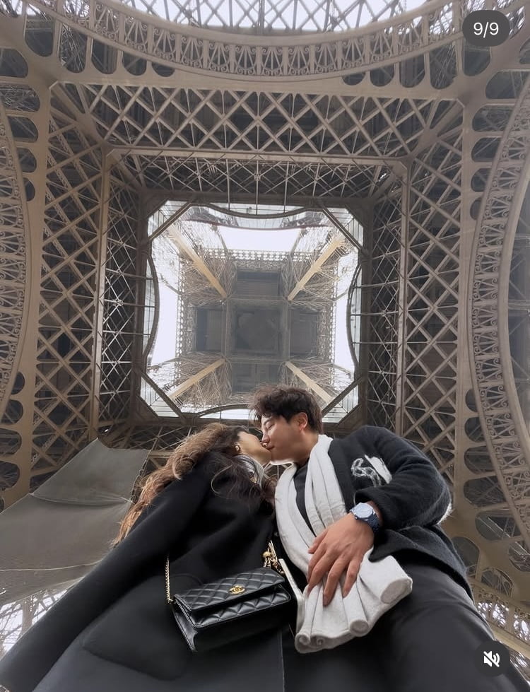 '누적 연봉 1900억' 추신수, 키스만 몇 번을…결혼 22년 차에 깨 볶네