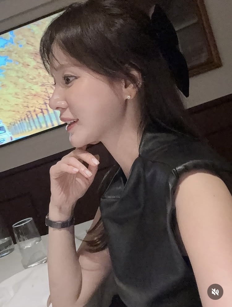 안정환♥이혜원, 스테이크 썰러…X-MAS는 고급 레스토랑서 보내기