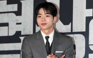 데뷔 1년 만에 드라마 6개 캐스팅 됐다더니…차강윤 '김 부장' 류승룡과 보여준 완벽 부자 케미