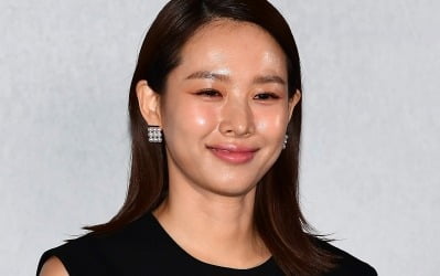 [공식] '42세' 조윤희, 이동건과 이혼 5년 만에 기쁜 소식 전했다…'모두의 나눔' MC 발탁