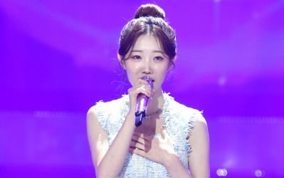 Jung Seo-joo Tops Poll as Most Likely Female Trot Singer to Buy Fish-Shaped Pastries in Winter