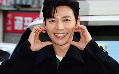 '데뷔 17년 차' 지승현, 프리젠터 도전한다…"색다른 재미와 감동 드릴 것" ('역사스페셜')