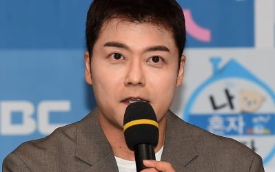 [공식] 전현무, '주사이모' 의혹 칼같이 차단하더니…또 고정 프로 꿰찼다 '우발라디오' DJ 발탁