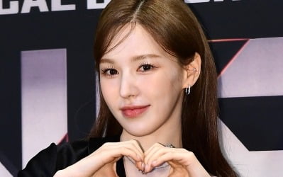 Red Velvet's Wendy Tops Poll as the Singer Most Likely to Buy Fish-Shaped Pastries in Winter