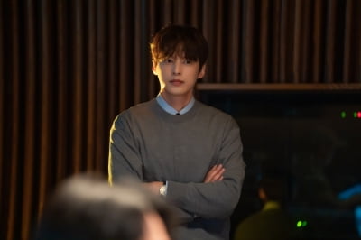 '김가은♥' 윤선우, 결혼식 2달 만에 반가운 소식…"사랑에 빠진 남자의 진심 설득력 있게 그려" ('첫번째')