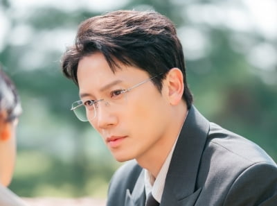 '이보영♥' 지성, 11년 만에 기쁜 소식 전했다…아이유♥변우석 오기 전 원진아 손잡고 MBC 컴백 ('이한영')