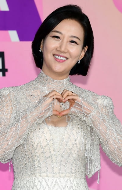 '도경완♥' 장윤정, 미담 또 터졌다…조혜련까지 인증 "무명 후배 가수에 축의금과 화환 건네" ('언포게터블')