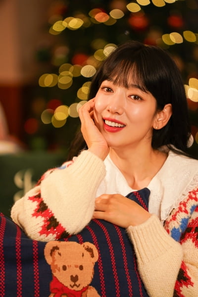 '최태준♥' 박신혜, 결혼 4년 차에 기쁜 소식 알렸다…드라마 복귀 앞두고 광고 촬영 중 미모 자랑