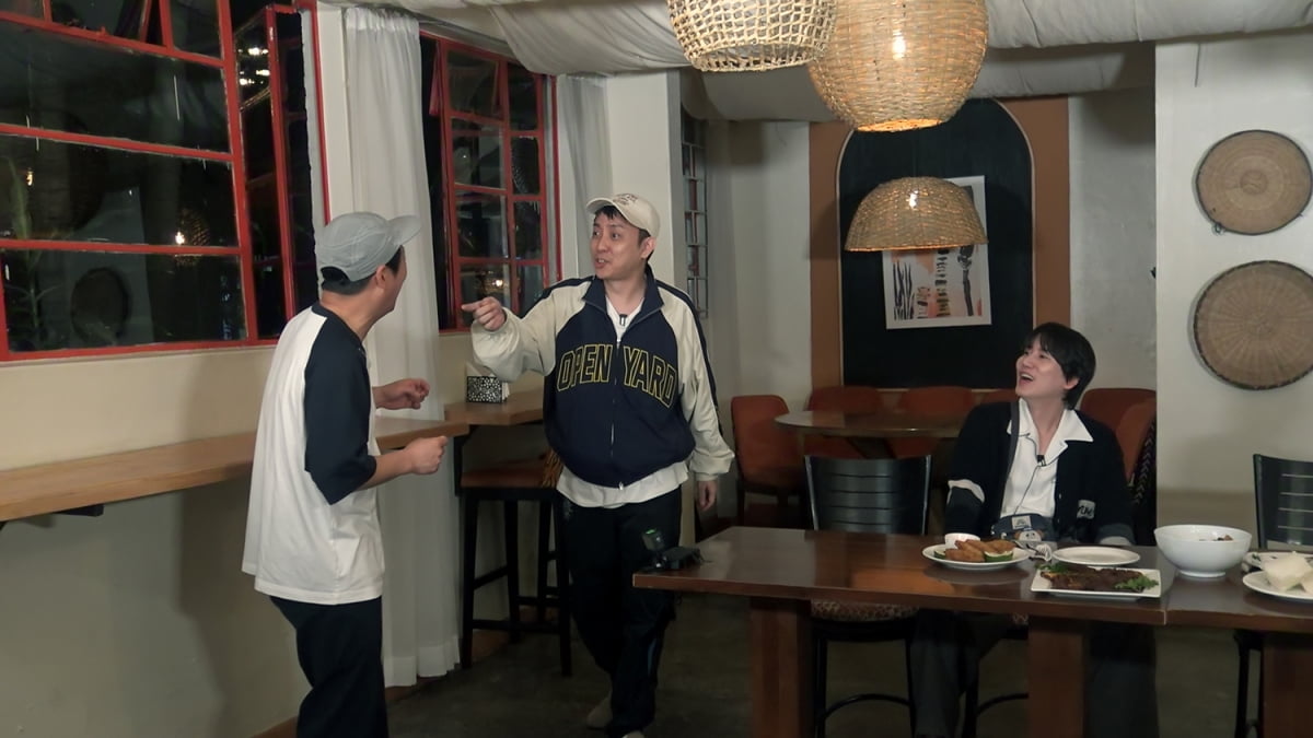 나영석 PD, 제대로 사고쳤다…6년 만에 떠났다더니, 넷플릭스서도 통한 '케냐간세끼' [TEN이슈]