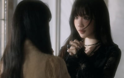 '컴백' 태연, MV 속 ♥핑크빛 여성 누군가 봤더니…팬들 다 울겠어