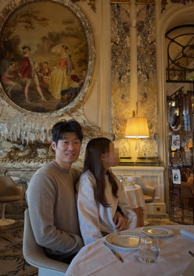 '박지성♥' 김민지, 10살 딸과 고급 생일파티…한혜진도 공개 축하