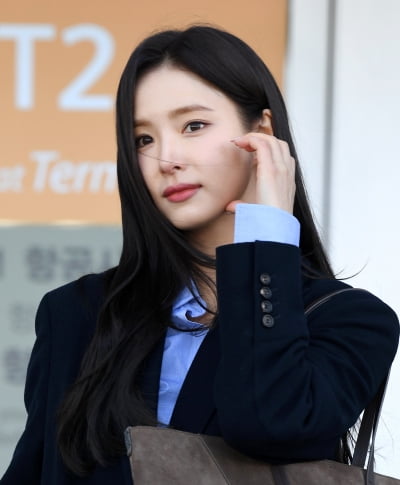신세경, 극강 청순미모...청청 공항패션도 완벽하게 소화[TEN포토+]
