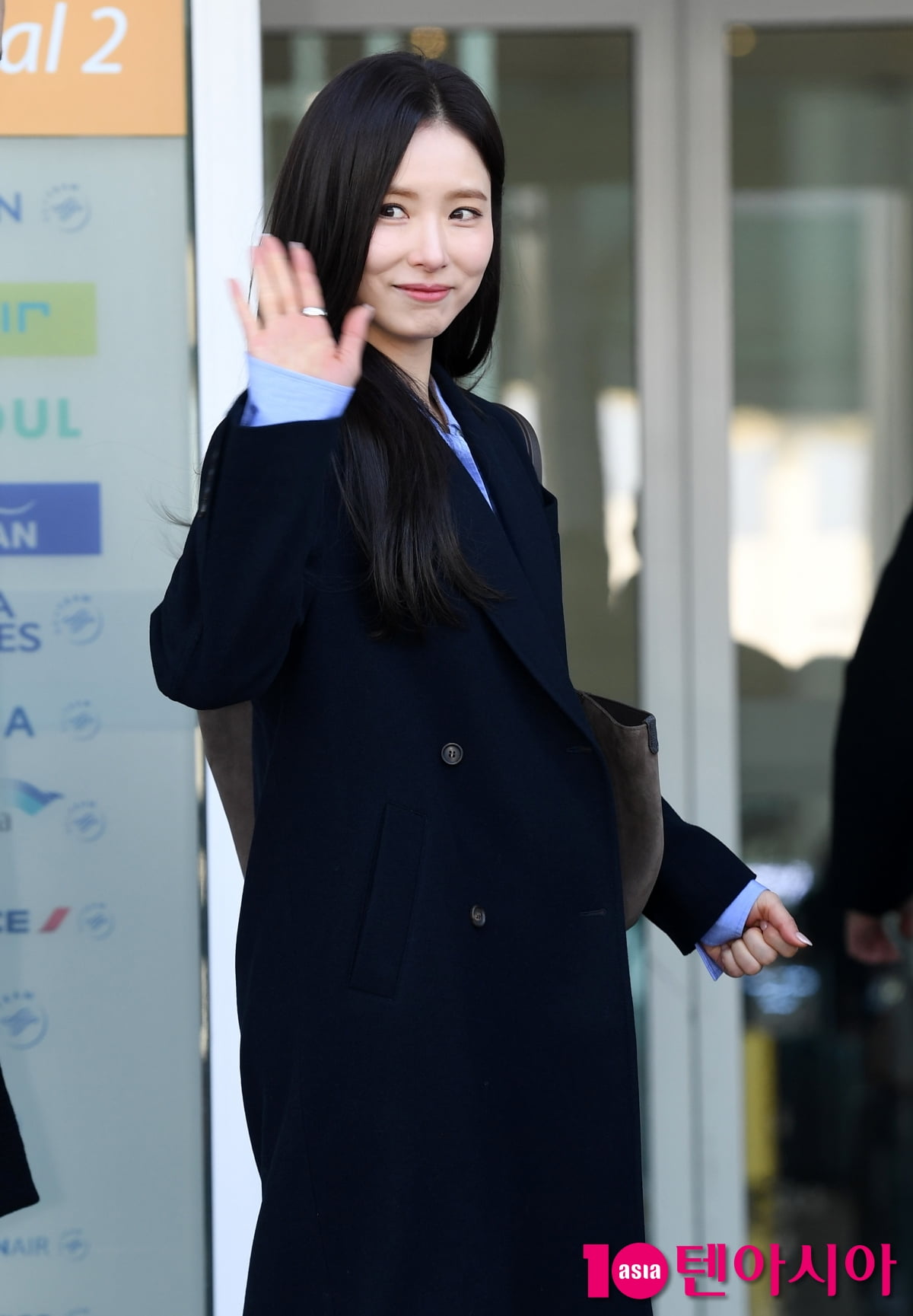 신세경, 바람도 질투하는 미모...두 눈에 별을 박은 것처럼[TEN포토+]