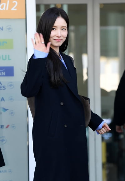 신세경, 바람도 질투하는 미모...두 눈에 별을 박은 것처럼[TEN포토+]