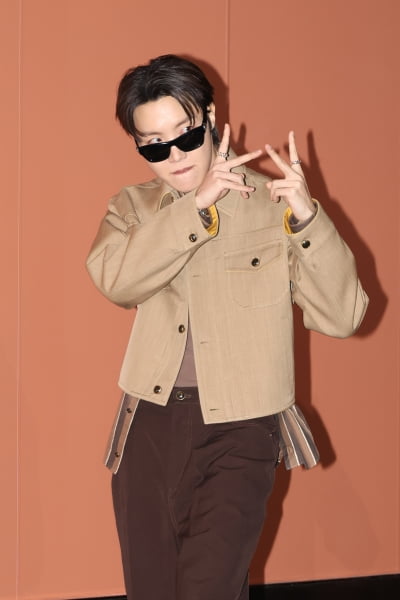 BTS 제이홉, 명품 분위기 물씬 [TEN포토+]