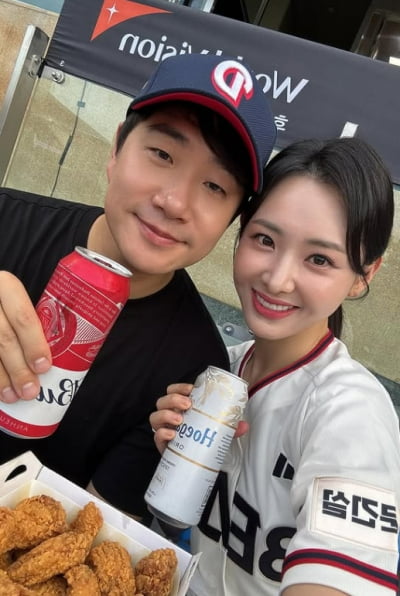 '배성재♥' 김다영, 두 달 전에도 일터에서 애정 드러내더니…결국 고개 숙였다