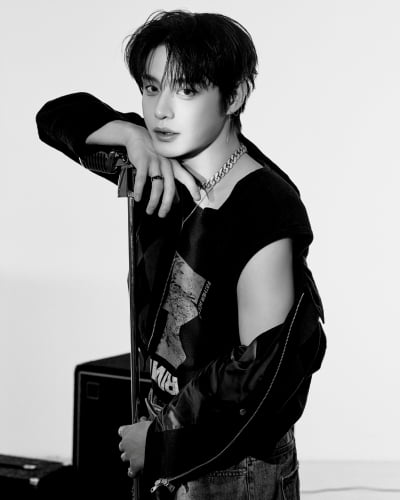 [공식] 'BL 배우 출신' 제로베이스원 김지웅, 욕설 논란 제대로 씻었다…박서준 주연작 캐스팅 ('경도를')