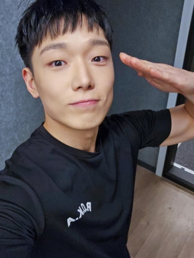 아이콘 바비, 상근예비역 전역…리즈 시절 순두부 미모 그대로