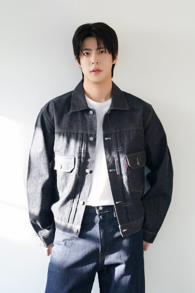 [공식] '12월 결혼' 신민아♥김우빈 식구 근황 전해졌다…25kg 증량했다더니 김선호♥고윤정과 호흡