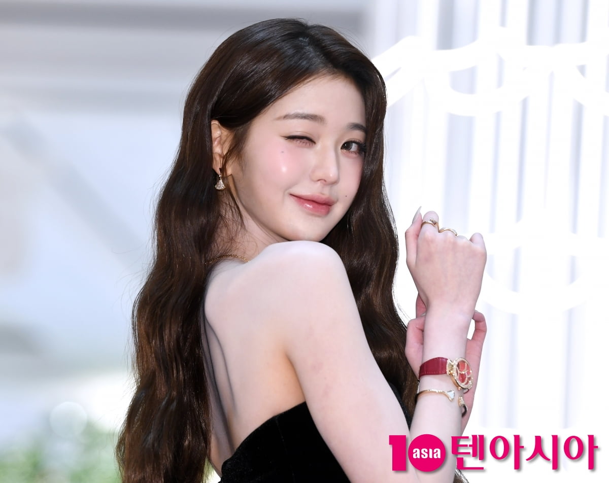 장원영, 아름다운 미소...부러질듯한 각선미[TEN포토+]