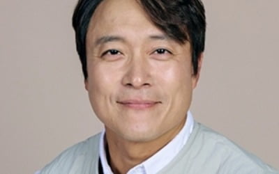 [공식] '김승수 동생' 최대철, 늦장가 갔다…40대 중반에 결혼 골인, 김미숙과 호흡 ('사랑을처방')