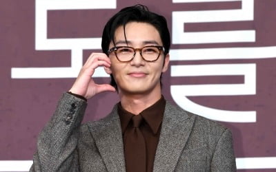 주연배우 때문에 대본 수정됐다…박서준 "20살 연기 직접 제안, 아역 대신 하겠다고" ('경도를')[TEN이슈]