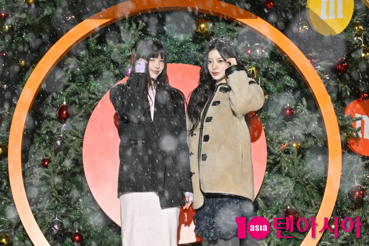 아일릿 윤아-민주, 청순미 뿌리는 하트[TEN포토]