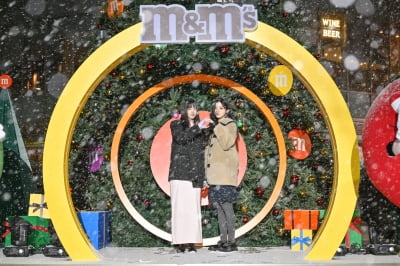 아일릿 윤아-민주, 청순미 뿌리는 하트[TEN포토]