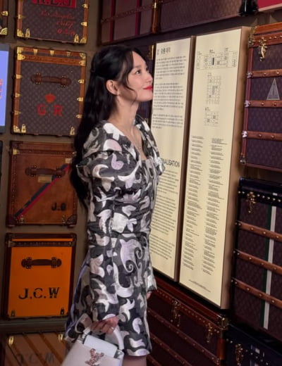 '김우빈♥' 신민아, '결혼 D-15' 행복한 예비 신부…보조개 쏙 러블리 미소