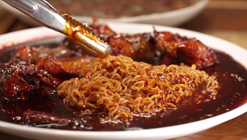 전현무 "여자친구와 헤어졌다"…방정맞게 춤췄는데 알고 보니 "광대의 심정"('전현무계획3')