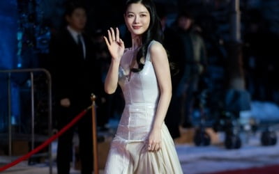 김유정, 19금 제대로 통했다…차 사고 후 행방불명, 원작과 다른 결말 '친애하는X'