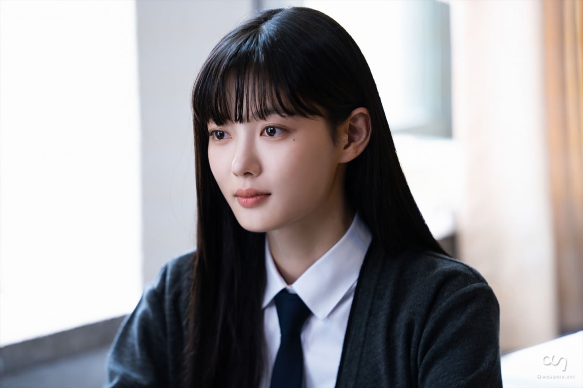 김유정, 19금 제대로 통했다…차 사고 후 행방불명, 원작과 다른 결말 '친애하는X'