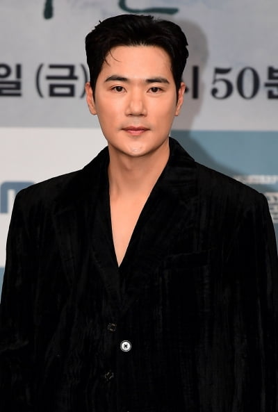 ‘한혜진 형부’ 김강우, 역시 47섹시…칭찬 댓글에 심취(‘편스토랑’)