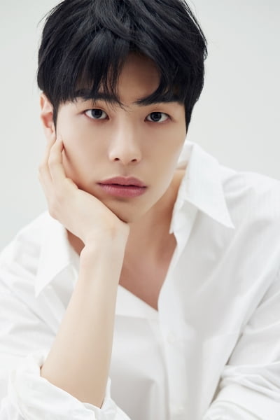 의대 졸업 후 2년 연속 국가시험 불합격…김선빈, 자책과 압박 시달리는 역할 캐스팅 ('사랑을')