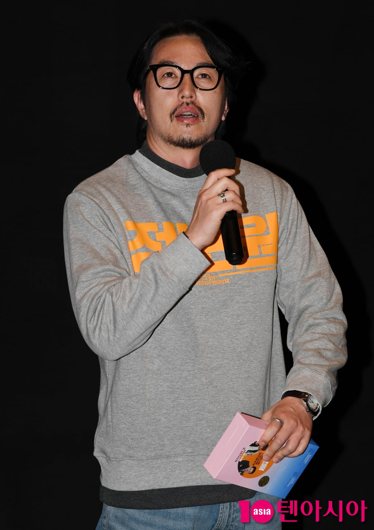 김석 감독, '정보원' 외화랑 고공 분투중[TEN포토]