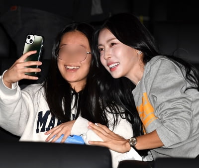 서민주, 이 미소에 빠져든다...정보원 사랑해주세요[TEN포토]