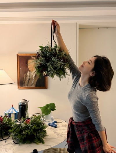 '42세 돌싱' 기은세, 크리스마스 앞두고 설렘 폭발…짧은 머리에 소녀 외모 충격 근황