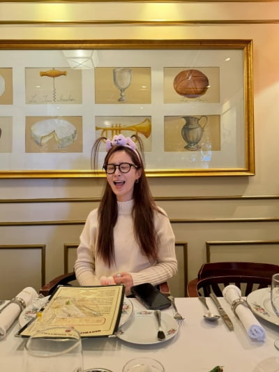 '230억 건물주' 권유리, 생일 맞아 소녀시대 우정 과시…태연 서현 효연은 어디에