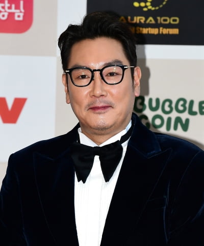 "위약금만 수십억" 조진웅, 은퇴 선언이 끝이 아니다…'재촬영, 대체 캐스팅 불가' 시그널은 어쩌나 [TEN이슈]